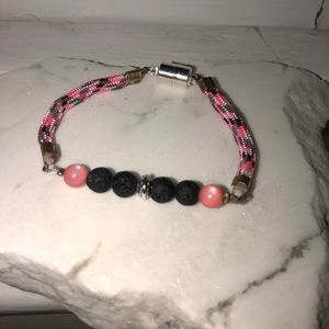 Girls essential oil paracord bracelet // Handmade